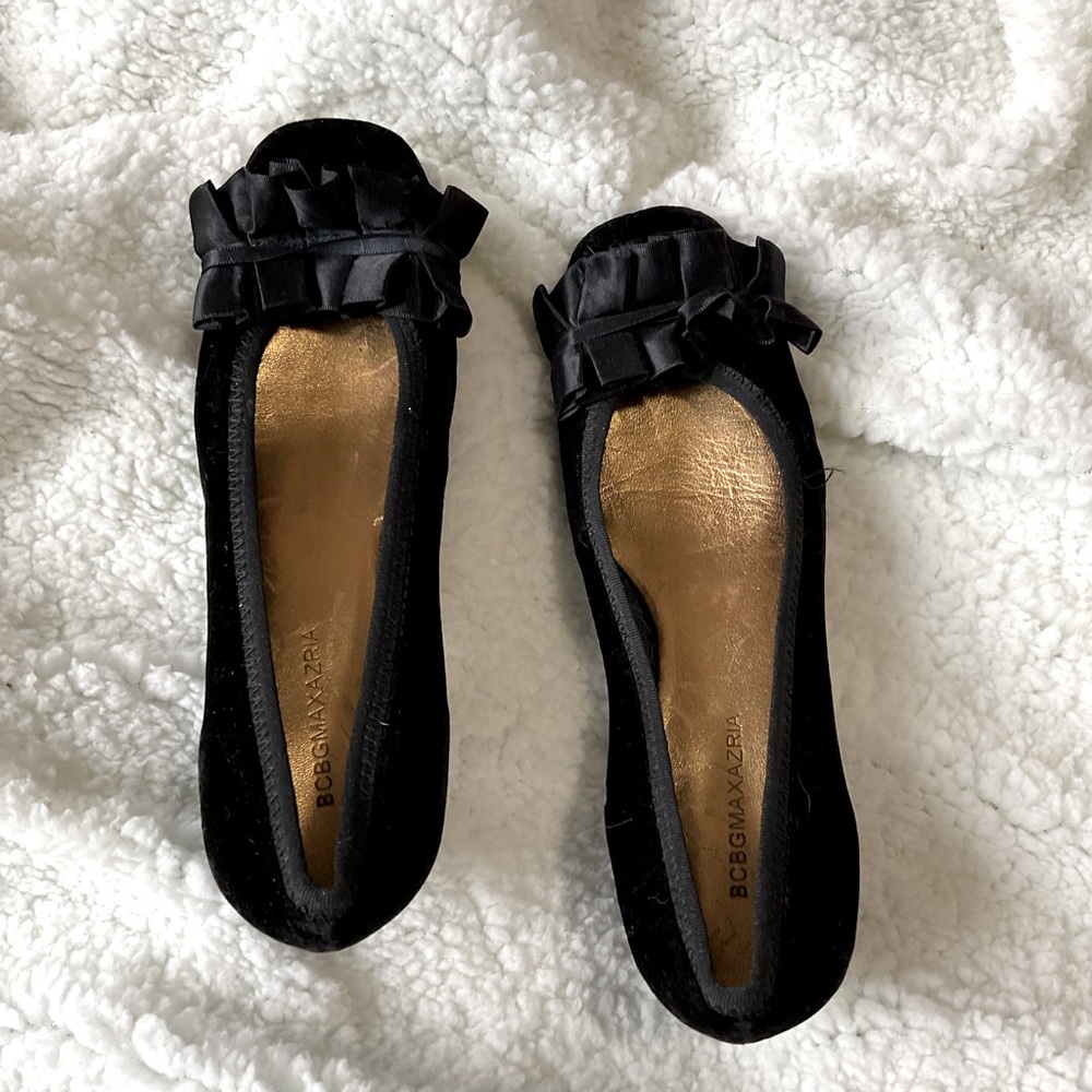 Black velvet BCBG shoes